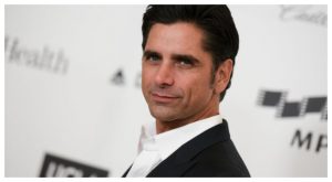 John Stamos, el tío Jesse de “Tres por Tres”, reveló que fue víctima de abuso sexual infantil