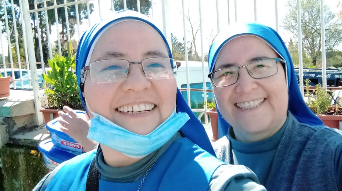 «No tenemos luz ni agua»: monjas peruanas gemelas buscan salir de Gaza hacia Egipto