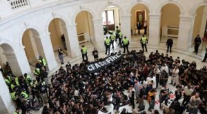 EE.UU.: Manifestantes ingresan al Capitolio para protestar contra el gobierno de  Israel