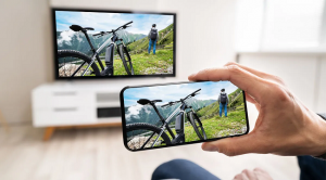 Cómo conectar mi celular a una TV que no es «Smart» y ver videos