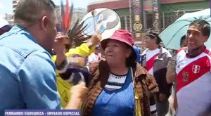 Hincha boliviana se mete a barra peruana y todo se enciende en la previa del Perú vs Bolivia