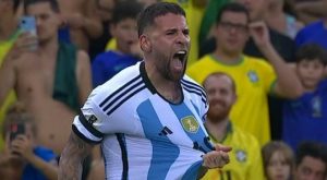 ¡Gol de Argentina! Nicolás Otamendi marca el 1-0 sobre Brasil