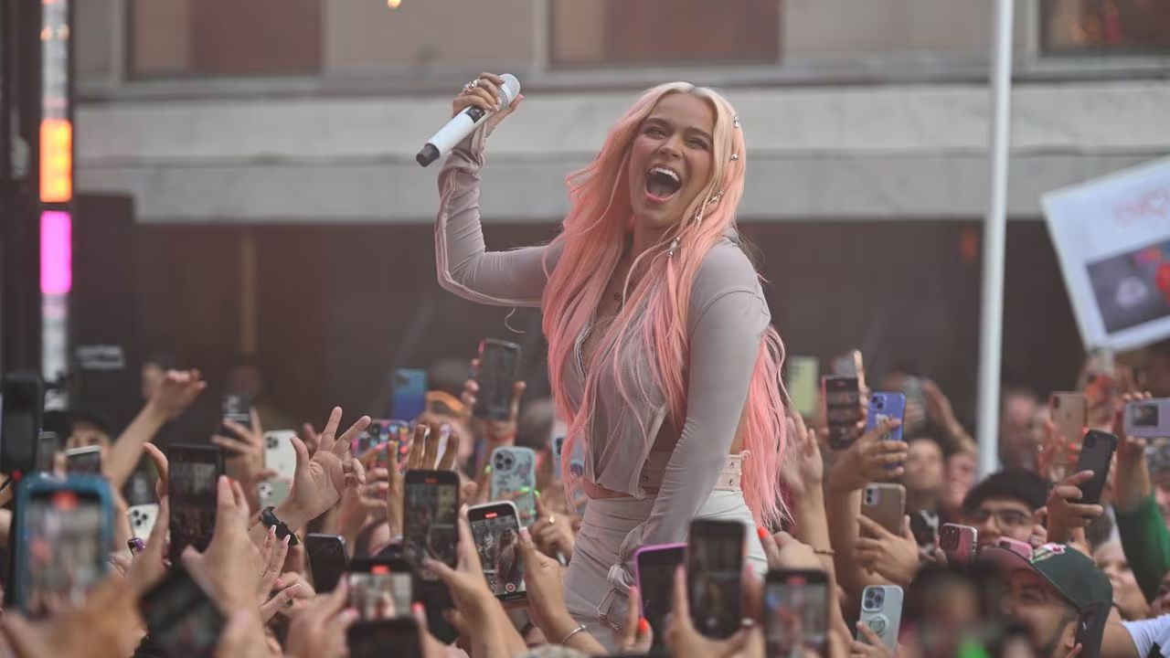 Fans de Karol G sorprendidos por el alto precio de las entradas para