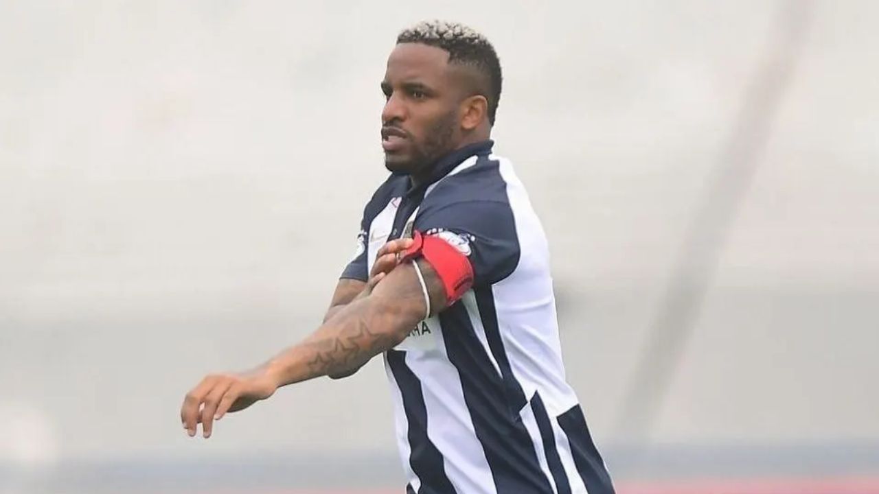 Farfán felicitó a Universitario por el campeonato y ‘jaló las orejas’ a Alianza Lima