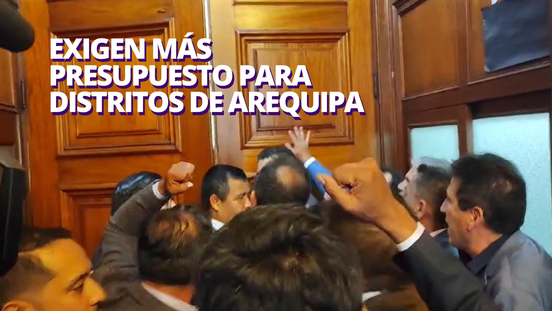 Alcaldes de Arequipa protestaron por más presupuesto en el Congreso