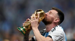 Camisetas usadas por Messi en el Mundial 2022 serán subastadas: ¿a cuánto estarán valuadas?