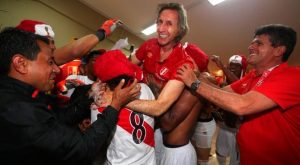 Ricardo Gareca tiene interés de volver a la selección peruana pero esto impediría su regreso