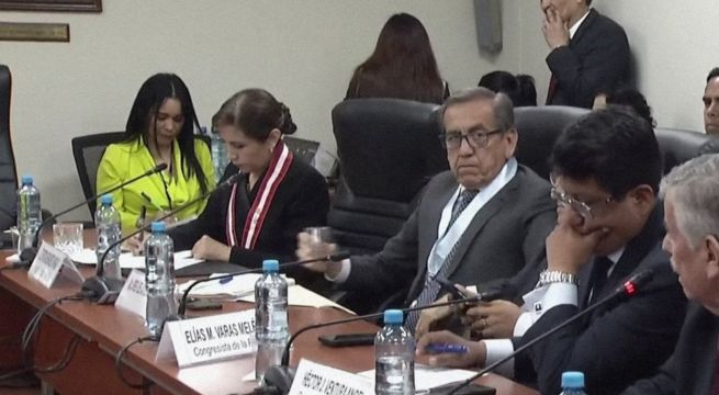 Jorge del Castillo se presenta como abogado de Patricia Benavides ante el Congreso