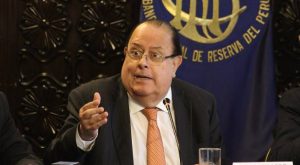 Julio Velarde: «Los conflictos sociales y las anomalías climáticas afectaron los ingresos»