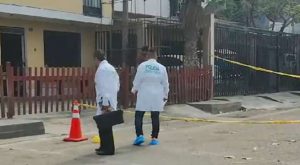 Joven es asesinado en la puerta de su casa mientras celebraba Navidad con su familia | VIDEO