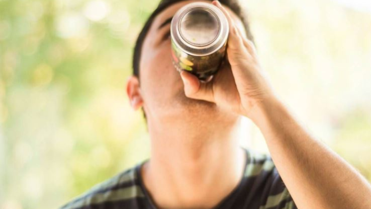 Cómo afectan las bebidas energéticas a la calidad de sueño de los jóvenes