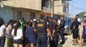 Dos familias se enfrentaron por el cuerpo de una difunta en plena calle