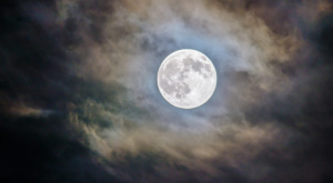 Luna llena en 2024: estas son las fechas para disfrutar del espectáculo astronómico