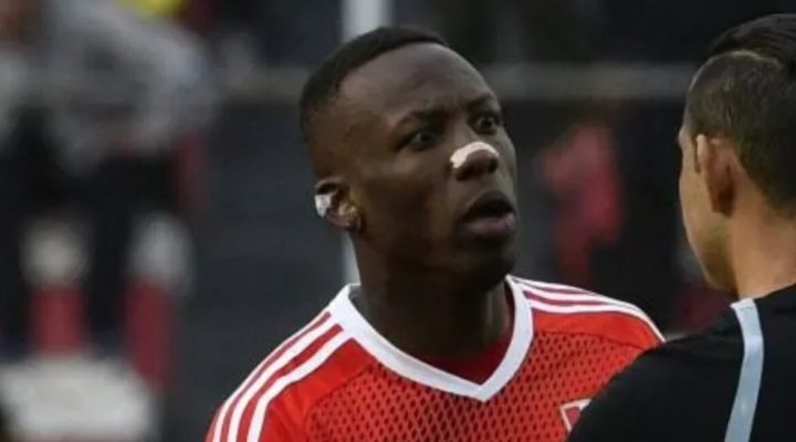 Luis Advíncula fue amonestado en el Bolivia v.s Perú por Eliminatorias.