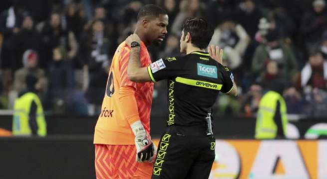 Mike Maignan padeció insultos racistas en el duelo ante Udinese.