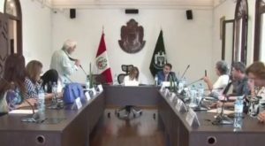 San Isidro: teniente alcalde encara a la alcaldesa y renuncia al cargo| VIDEO