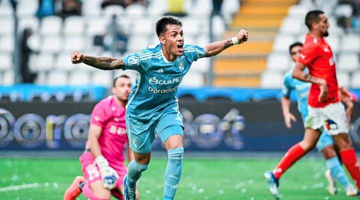 Sporting Cristal celebró ante la Universidad Católica en la Tarde Celeste 2024.