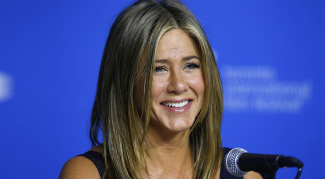 Jennifer Aniston se hizo viral al «olvidar» emblemático corte de pelo «estilo Rachel» en spot publicitario