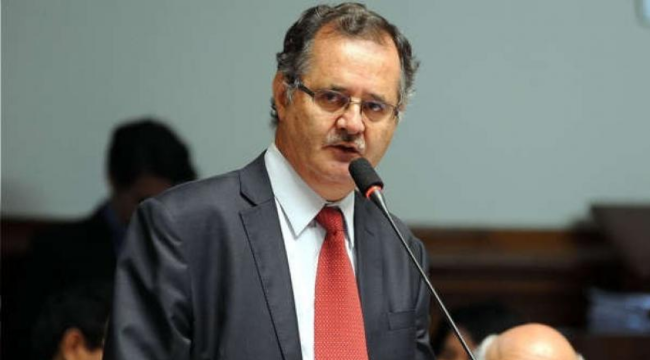 Marco Tulio Falconí jura como nuevo miembro titular de JNJ tras fallo de TC