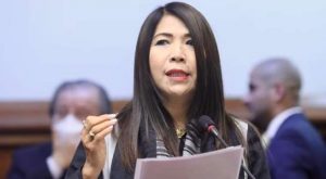 Comisión Permanente aprueba informe que recomienda inhabilitar a María Cordero