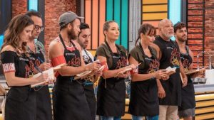 Angie Arizaga y Jota Benz felices tras sumarse a ‘El Gran Chef Famosos’