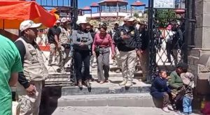 Ministra de Cultura recibe insultos durante festividades de la Candelaria en Puno