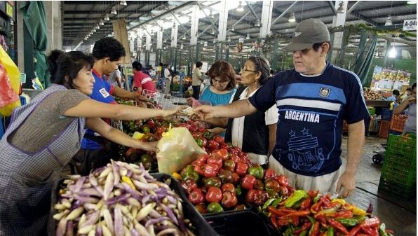 Menos carne y más menestras: Qué cambios hicieron las familias peruanas en el menú por alza de precios