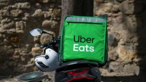 Uber Eats pone en marcha servicio de delivery con robots