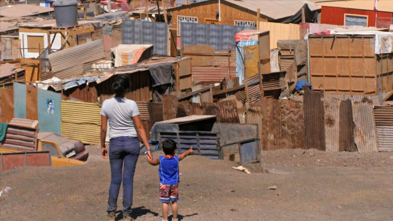 INEI: Pobreza afectó a 29% de la población en 2023, un punto menos que el primer año de pandemia