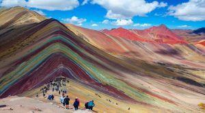 Cusco: Un fallecido y seis heridos por descarga eléctrica en montaña de 7 colores