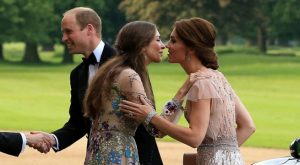 Socialité inglesa vinculada al príncipe William rompe su silencio y niega romance