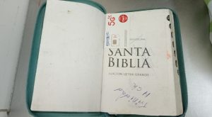 Hallan chip oculto en Biblia de visitante que intentaba ingresar al Penal Pampas de Sananguillo