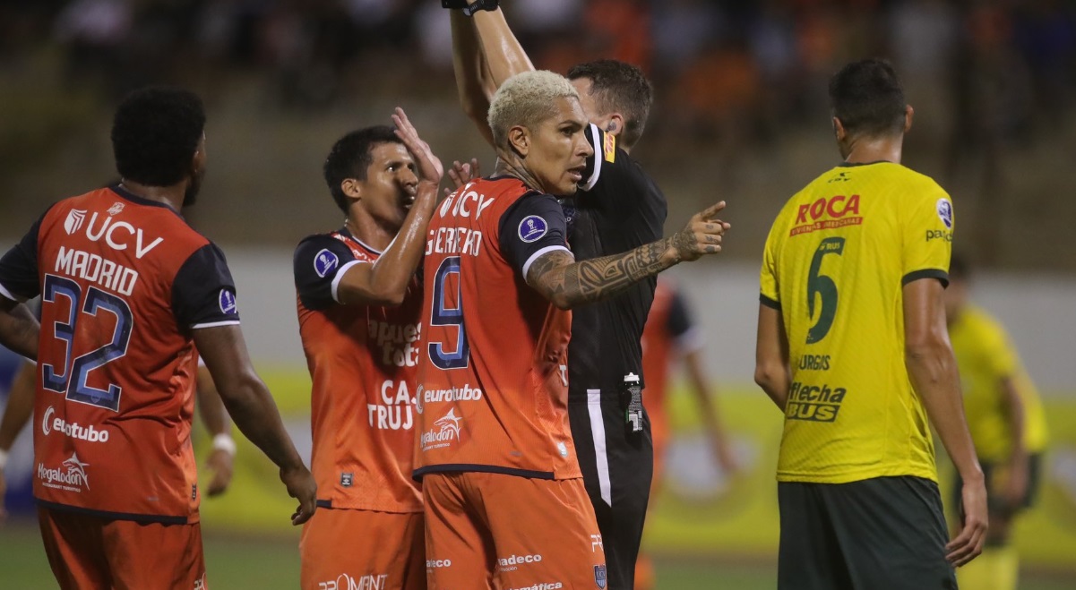 La tristeza de Paolo Guerrero tras caer ante Defensa y Justicia: «Duele perder de esa forma»