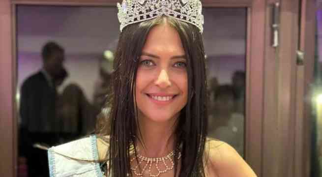 Modelo de 60 años se coronó Miss Universo Buenos Aires