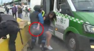 Chile: mujer le arrebata arma a policía y dispara contra dos personas| VIDEO