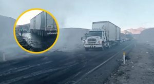 Arequipa: Tráiler cargado de pacas de avena se incendia en plena carretera [VIDEO]