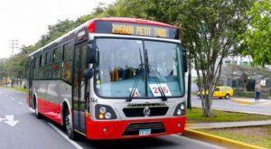 Cúster choca contra un bus del Corredor Rojo y deja un herido de gravedad