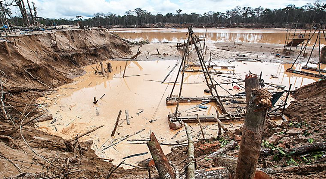 SNMPE denuncia escalada de violencia de minería ilegal en Perú: «Buscan desestabilizar la economía formal en el país»