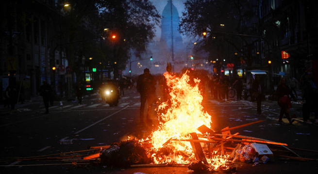 Argentina: masivas protestas contra paquete de leyes impulsada por Javier Milei [VIDEO]