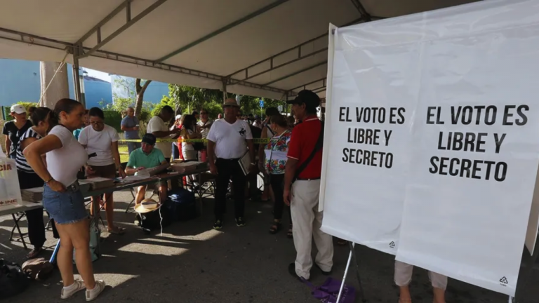 Elecciones en México: Dos fallecidos en tiroteo durante robo de material electoral