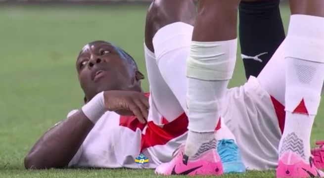 Luis Advíncula se lesionó y tuvo que ser reemplazado en el Perú vs. Chile