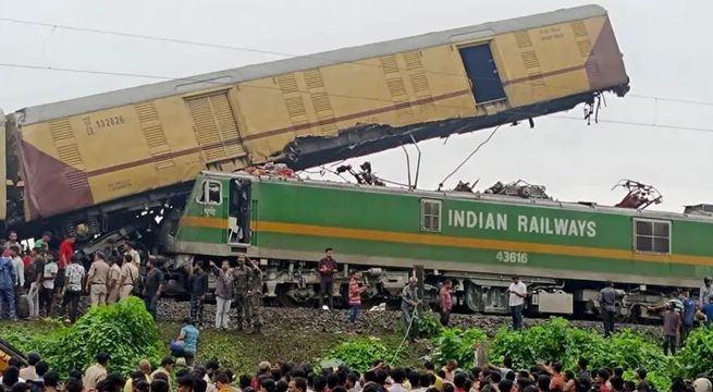 Trágico choque de trenes provoca la muerte de 15 personas en la India