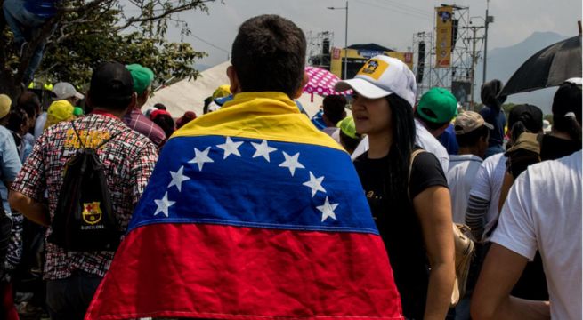 Migraciones anuncia que ciudadanos venezolanos deberán contar con visa y pasaporte para entrar a Perú
