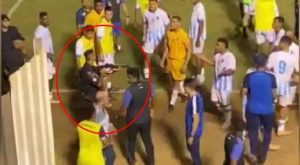 Policía dispara a jugador en plena cancha de fútbol en Brasil