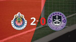 Chivas le ganó como anfitrión a Mazatlán por 2-0