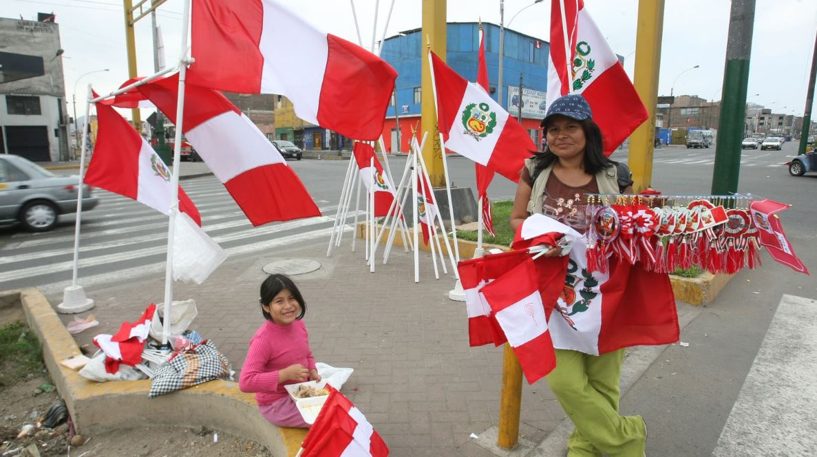 ¿A cuánto asciende la multa por no colocar banderas en viviendas y negocios?