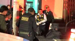 Esposos y su hijo fueron encontrados sin vida al interior de su vivienda