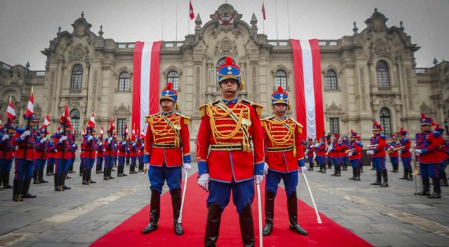 Húsares de Junín regresan al Palacio de Gobierno luego de más de una década