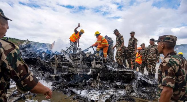 Trágico accidente de avión deja 18 muertos en Nepal: esto se sabe