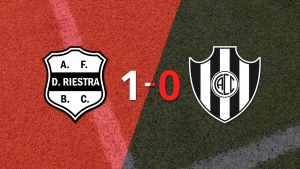 Dep. Riestra derrotó 1-0 a Central Córdoba (SE)